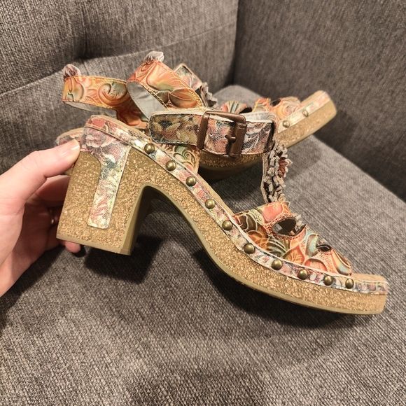 Like new!! L'Artiste "Northstar"-GRM sz 40 /9 US block heel sandals - Picture 7 of 9